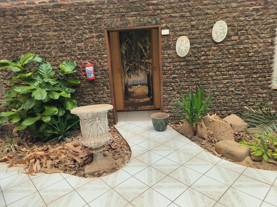 23 Bedroom Property for Sale in Kannoniers Park North West